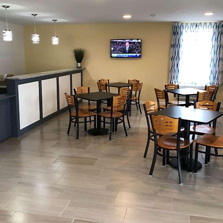 Days Inn By Wyndham Cape Carteret Near Emerald Isle Exterior foto